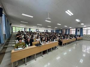 https://www.sxufe.edu.cn/__local/A/2D/EB/2BC2C29B26440546B5F90EF84D4_51BCF7A6_1F77B.jpg